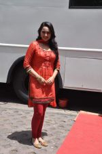 Sonakshi Sinha promote Rowdy Rathore on the sets of CID in Kandivli, Mumbai on 22nd May 2012 (109).JPG