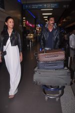 Arjun Rampal and Mehr Rampal leave for Cannes on 24th May 2012 (31).JPG