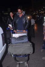 Arjun Rampal leave for Cannes on 24th May 2012 (15).JPG