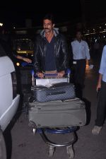 Arjun Rampal leave for Cannes on 24th May 2012 (20).JPG