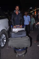 Arjun Rampal leave for Cannes on 24th May 2012 (22).JPG