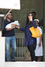 Shilpa Shetty discharged with her baby on 25th May 2012 (26).JPG