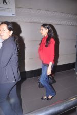 Kareena Kapoor snapped at airport, Mumbai on  25th May 2012 (18).JPG