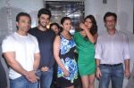 Priyanka Chopra, Parineeti Chopra, Arjun Kapoor, Uday Chopra at Ishaqzaade success party in Escobar on 26th May 2012 (27).JPG