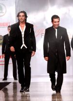 zahed khan & shaahid amir at day one of Rajasthan Fashion week at Marriott in Jaipur on 24th May 2012.jpg