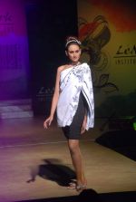 Model walk the ramp for Le Mark Institute fashion show in Mumbai on 27th May 2012 (25).JPG