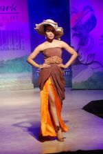 Model walk the ramp for Le Mark Institute fashion show in Mumbai on 27th May 2012 (28).JPG