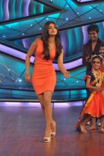 Priyanka Chopra on the sets of Lil Masters on 28th May 2012 (113).JPG