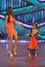 Priyanka Chopra on the sets of Lil Masters on 28th May 2012 (99).JPG