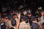 Shahrukh Khan snapepd at the airport, Mumbai on 29th May 2012 (11).JPG