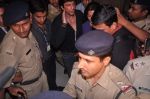 Shahrukh Khan snapepd at the airport, Mumbai on 29th May 2012 (5).JPG