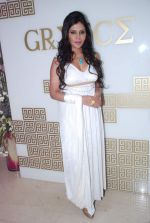 Nisha Jamwal at the diamond boutique GREECE launch by Zoya in Mumbai Store on 30th May 2012 (17).JPG