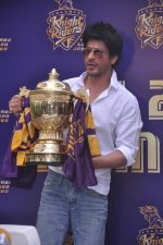 Shahrukh Khan interacts with media after KKR_s maiden IPL title on 30th May 2012 (69).JPG