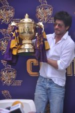Shahrukh Khan interacts with media after KKR_s maiden IPL title on 30th May 2012 (70).JPG