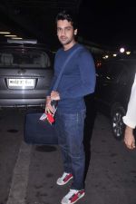 Arjan Bajwa leave for IIFA to Singapore in International airport on 6th June 2012 (3).JPG
