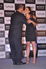 Kareena Kapoor Launches New range of Sony Vaio in J W Marriott on 6th June 2012 (18).JPG