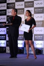 Kareena Kapoor Launches New range of Sony Vaio in J W Marriott on 6th June 2012 (30).JPG