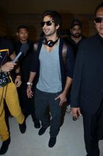 Shahid Kapoor arrive at Singapore for IIFA 2012 on 6th June 2012 (35).JPG