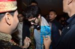 Shahid Kapoor arrive at Singapore for IIFA 2012 on 6th June 2012 (42).JPG