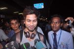 Shahid Kapoor leave for IIFA to Singapore in International airport on 6th June 2012 (31).JPG