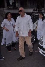 Prem Chopra at Suresh Hirani_s prayer meet in Mumbai on 7th June 2012 (9).JPG