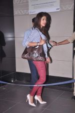 Priyanka Chopra leave for IIFA 2012 in International Airport on 7th June 2012 (18).JPG