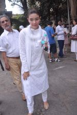 Raageshwari Loomba at Suresh Hirani_s prayer meet in Mumbai on 7th June 2012 (62).JPG