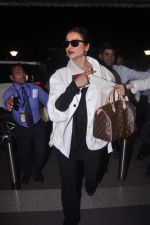 Rekha leave for IIFA 2012 in International Airport on 7th June 2012 (28).JPG