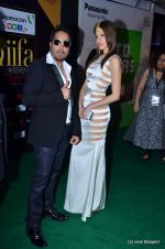 at IIFA Awards 2012 Red Carpet in Singapore on 9th June 2012  (5).JPG