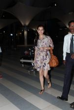 Dia Mirza return from Singapore after attending IIFA Awards in Mumbai on 11th June 2012 (69).JPG