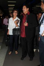 Shatrughan Sinha return from Singapore after attending IIFA Awards in Mumbai on 11th June 2012 (84).JPG