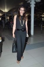 Raveena Tandon return from Singapore after attending IIFA Awards in Mumbai on 12th June 2012 (38).JPG