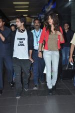priyanka Chopra, Shahid Kapoor return from Singapore after attending IIFA Awards in Mumbai on 12th June 2012 (34).JPG