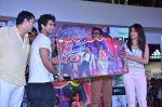 Priyanka Chopra, Shahid Kapoor, Kunal Kohli at Opium eye wear promotions in Oberoi Mall, Goregaon on 13th June 2012 (10).JPG