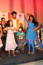 Nia  Sharma,  Kushal Tandon with Ek Hazaaron Mein Meri Behna Hai stars entertain CPAA kids in Kanjumarg on 16th June 2012 (94).JPG