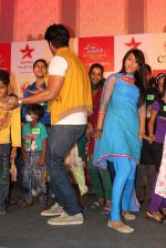 Nia  Sharma,  Kushal Tandon with Ek Hazaaron Mein Meri Behna Hai stars entertain CPAA kids in Kanjumarg on 16th June 2012 (99).JPG
