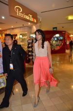 Sameera Reddy snapped shopping at Raffles in Singapore on 17th June 2012 (1).JPG