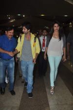 Shahid Kapoor, Priyanka Chopra arrive from Delhi and straight go to watch their film at Ketnav in Bandra on 18th June 2012 (48).JPG