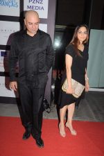 Alvira Khan, Atul Agnihotri at the launch of Ishq in Paris film in Trident, Mumbai on 19th June 2012 (70).JPG