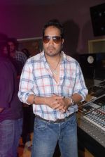 Mika Singh at the song recording of Himmat Wala on 20th June 2012 (36).JPG