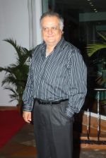 at Prem Chopra_s bash for the success of Sharman Joshi_s film Ferrari Ki Sawaari on 20th June  2012 (79).JPG