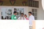 Akshay Kumar, Dimple Kapadia at the hospital when Rajesh Khanna was discharged in Mumbai on 21st June 2012 (26).JPG