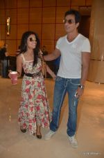 Sonu Sood,Shriya Saran at SIIMA Awards Gen Next and Gen Next Fashion Awards red carpet, Dubai on 21st June 2012 (17).JPG