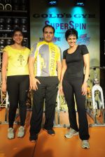 Mandira Bedi graces Gold_s Gym promotion in Mumbai on 24th June 2012 (20).JPG