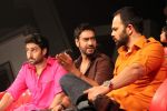 Abhishek Bachchan, Rohit Shetty, Ajay Devgan at Bol Bacchan promotions on Zee Lil champs in Mahalaxmi on 25th June 2012 (22).JPG