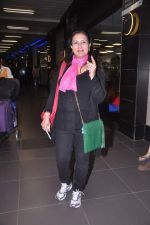 Poonam Dhillon snapped at the airport in Mumbai on 26th June 2012-1 (4).JPG