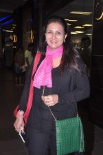 Poonam Dhillon snapped at the airport in Mumbai on 26th June 2012-1 (5).JPG