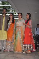 Bharat Takhtani, Esha Deol, Hema Malini, Ahana Deol at Esha Deol_s mehendi ceremony in Royalty, Mumbai on 27th June 2012 (77).JPG