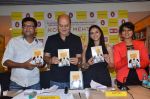 Aditi Rao Hydari, Anupam Kher, Ken Ghosh at the book launch of Komal Mehta in Crossword, Mumbai on 28th June 2012 (47).JPG