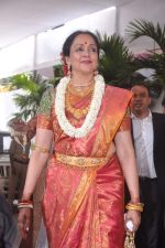 Hema Malini at Esha Deol_s wedding in Iskcon Temple on 29th June 2012 (259).JPG